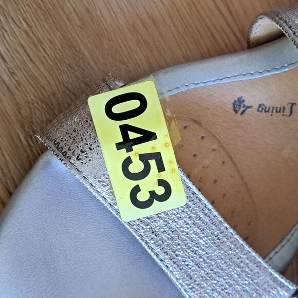 Sofft Women’s 41 EU 9.5 Metallic Silver Leather Strappy Open Toe Buckle Sandals - Picture 13 of 13